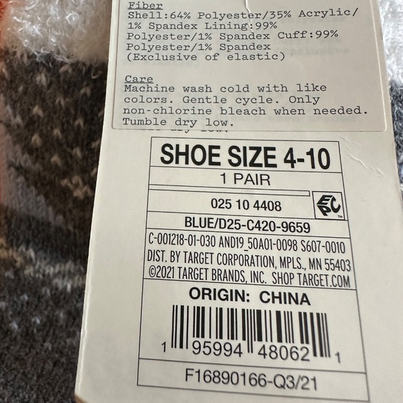 NWT a new day Women's Shoe Sz. 4-10 Gray/White/Blue Christmas Soft Cozy Socks - Picture 8 of 8